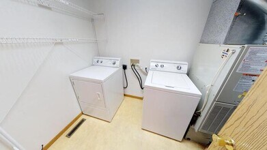 310 S 13th St in Bismarck, ND - Building Photo - Building Photo