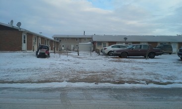 Highland Court Apartments in New Town, ND - Building Photo - Building Photo