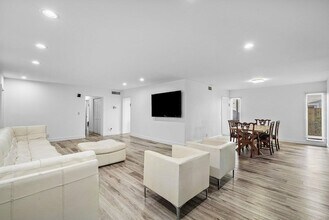 6165 Old Court Rd in Boca Raton, FL - Building Photo - Building Photo