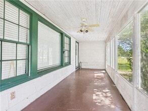 LATE JULY MOVE IN!  Adorable 3 Bedroom 2 Bathroom House in Bryan, TX - Building Photo - Building Photo