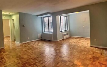 5112 MacArthur Blvd NW in Washington, DC - Building Photo - Building Photo