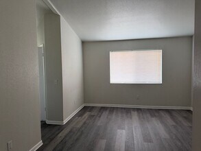 9178 Willowberry Way in Elk Grove, CA - Building Photo - Building Photo