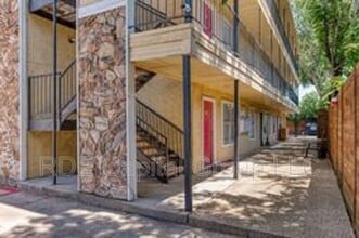 4718 Eastside Ave in Dallas, TX - Foto de edificio - Building Photo