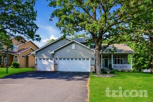1259 Irvine Dr in Hanover, MN - Building Photo