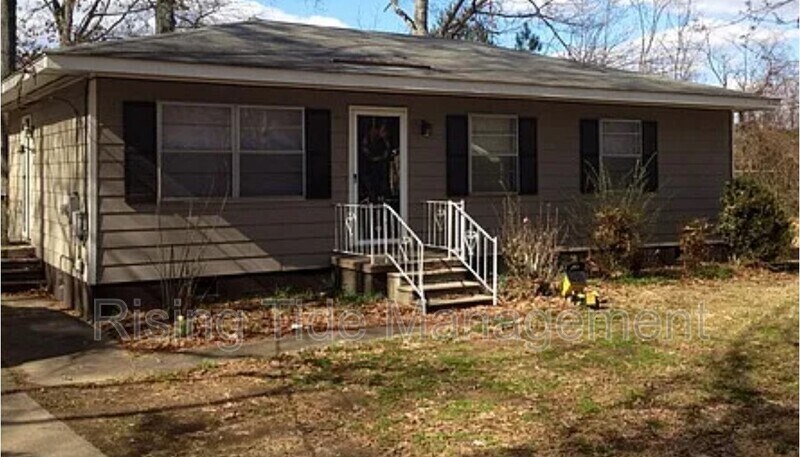 1308 Airport Ln SW in Bessemer, AL - Building Photo