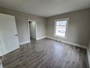 1324 South St in Waterloo, IA - Building Photo - Building Photo