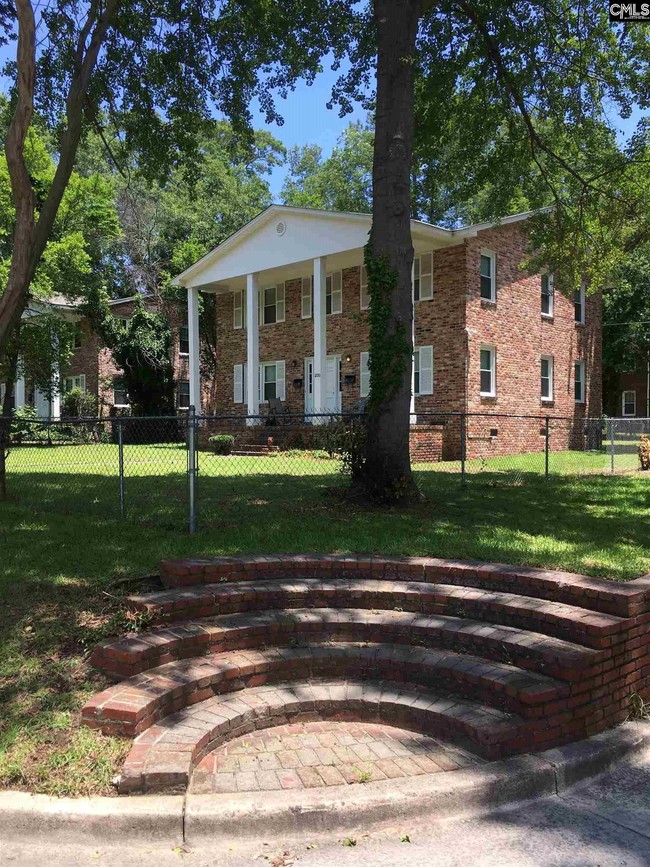 1200 Maple St in Columbia, SC - Foto de edificio - Building Photo