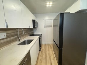 5525 SW 41st St in Pembroke Park, FL - Foto de edificio - Building Photo