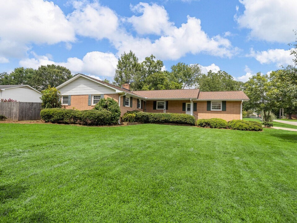 601 Wood Dr in Greer, SC - Building Photo