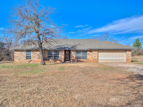 3301 Moran Rd in Harrah, OK - Building Photo - Building Photo