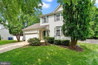 2355 Albany Way in Waldorf, MD - Foto de edificio - Building Photo