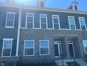 816 Kinzer Ave in Carmel, IN - Building Photo - Building Photo