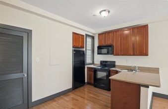 1805 N 18th St in Philadelphia, PA - Building Photo - Building Photo