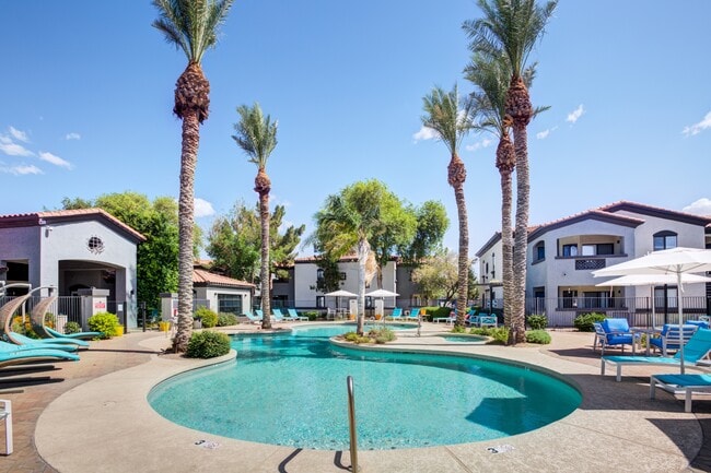 Estrella Gateway in Avondale, AZ - Foto de edificio - Building Photo