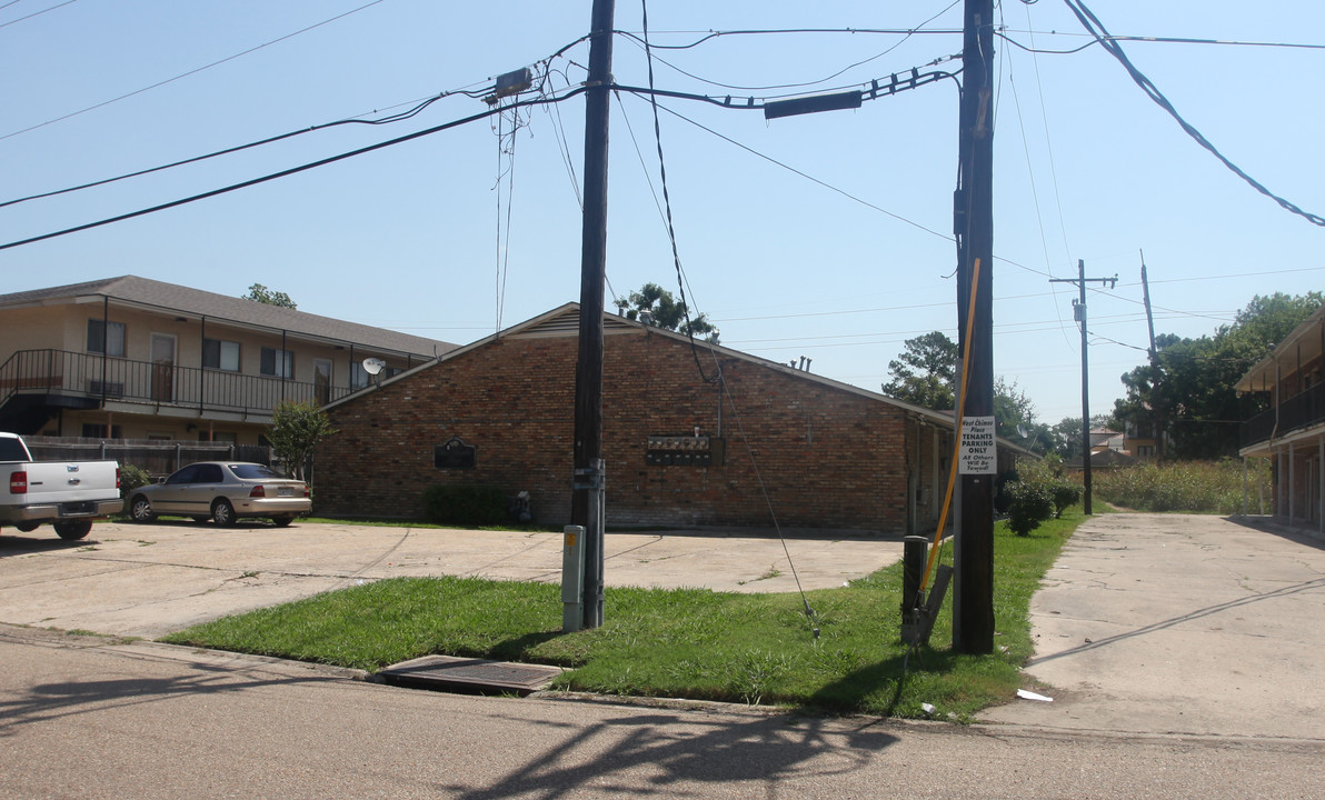 1159 W Chimes St in Baton Rouge, LA - Foto de edificio