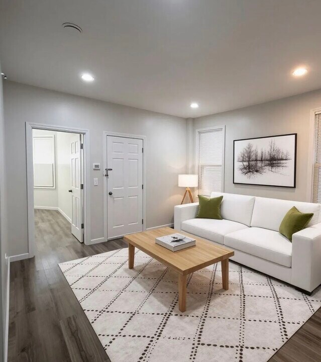 211 Wilson Ave, Unit #1 in Kearny, NJ - Foto de edificio