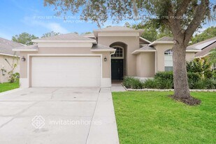 1327 Crimson Clover Ln in Zephyrhills, FL - Building Photo