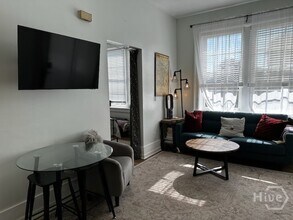 219 Abercorn St in Savannah, GA - Building Photo - Building Photo