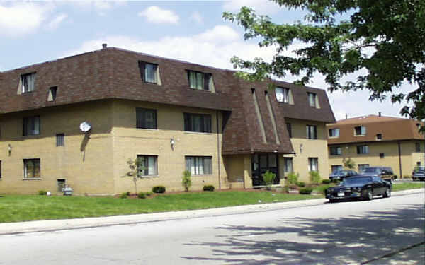 10436 Nashville Ave in Chicago Ridge, IL - Building Photo