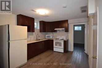 1 Shaftsbury Ave in Richmond Hill, ON - Building Photo - Building Photo