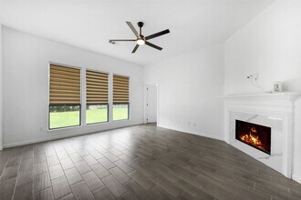 13021 Castlewind Ln in Pearland, TX - Building Photo - Building Photo