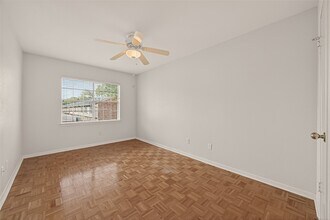 6404 Burgoyne Rd in Houston, TX - Building Photo - Building Photo