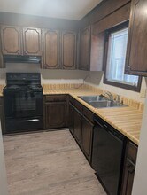 311 Rock Knoll Dr in Greenwood, SC - Building Photo - Building Photo