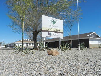 Agave View Apartments in Adelanto, CA - Foto de edificio