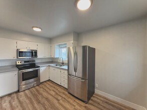 179 E Helm Ave in South Salt Lake, UT - Building Photo - Building Photo