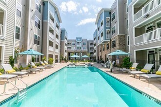 2375 Main St in Duluth, GA - Building Photo - Building Photo
