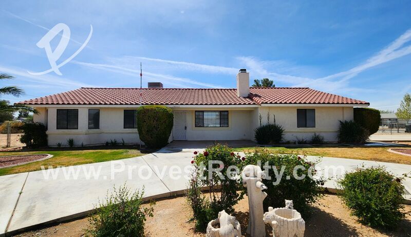 14832 Quinnault Rd in Apple Valley, CA - Building Photo