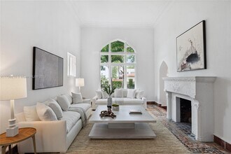 319 Mendoza Ave in Miami, FL - Building Photo - Building Photo