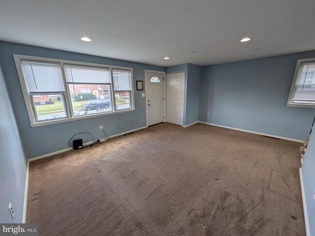 1111 Circle Dr in Arbutus, MD - Building Photo - Building Photo