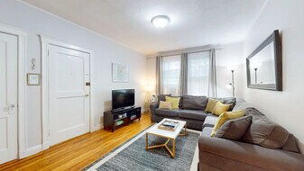 169 Kent St, Unit 3 in Brookline, MA - Building Photo