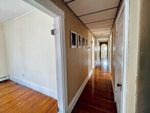 3 Washburn Ter, Unit 3 in Brookline, MA - Building Photo - Building Photo