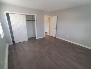 215 Pearl St, Unit 11 in Stoughton, MA - Foto de edificio - Building Photo