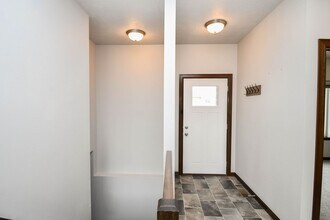 7301 E Corinth St in Sioux Falls, SD - Building Photo - Building Photo