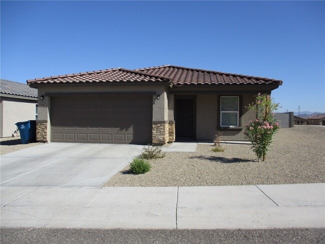 property at 2487 Tapatio Dr