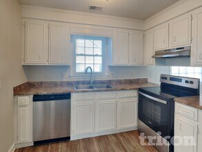 812 N Royal Tower Dr in Irmo, SC - Foto de edificio - Building Photo