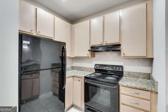 821 Ralph McGill Blvd NE in Atlanta, GA - Foto de edificio - Building Photo