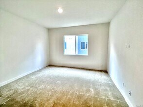 215 Sash in Irvine, CA - Building Photo - Building Photo