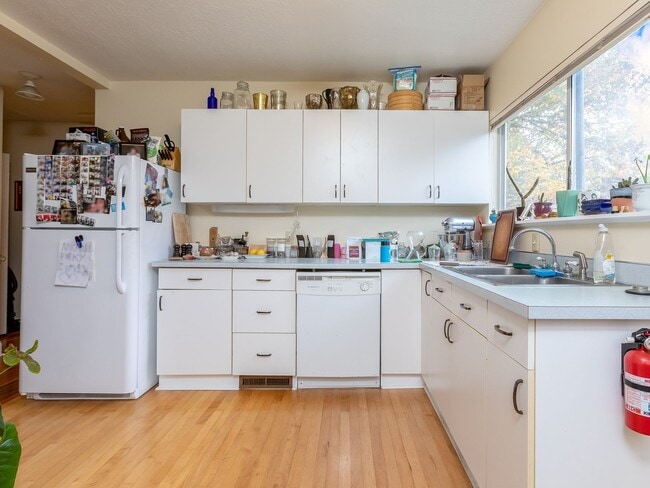 4622-4628-4628 N Montana Ave