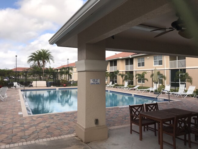 8407 Bernwood Cove Loop, Unit 510 in Ft. Myers, FL - Building Photo - Building Photo