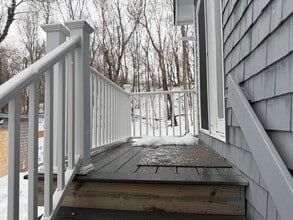 176 Court St, Unit 7 in Plymouth, MA - Foto de edificio - Building Photo