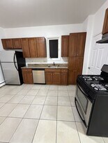 522 Saratoga St in Boston, MA - Building Photo