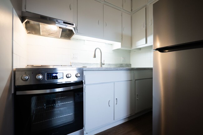 property at 733-743-743 E Wilbeth Rd