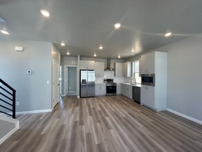 11 Rio Grand Ave in Farmington, UT - Building Photo - Building Photo