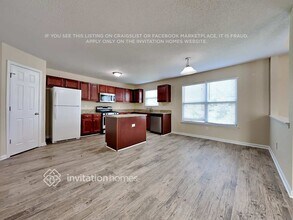 4084 Sitka Dr in Douglasville, GA - Foto de edificio - Building Photo
