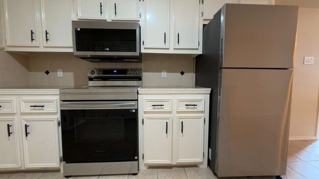 3113 S Casa Linda St in McAllen, TX - Foto de edificio - Building Photo