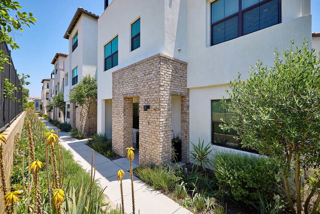 13070 Olympus Cir in Poway, CA - Building Photo